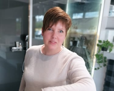 Trendfarbe Schwarz im Badezimmer – Kollidiert Pflege mit Ästhetik?-11