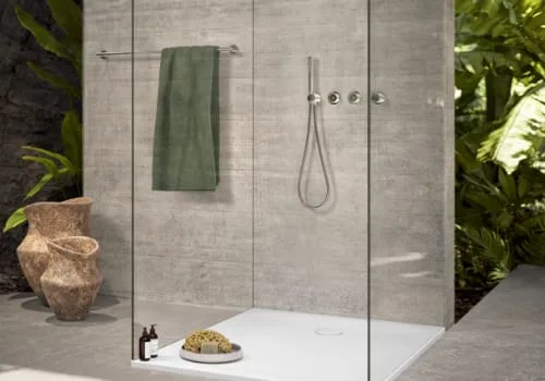 Dusche und Duscharmaturen